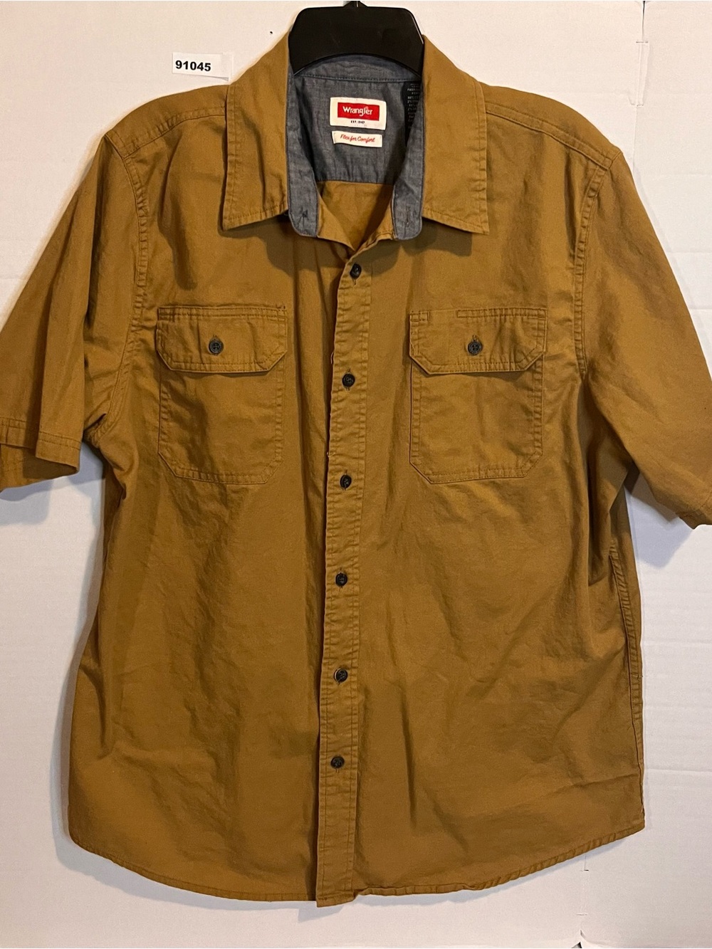 Wrangler Short-Sleeve Button-Front Shirt in Mustard